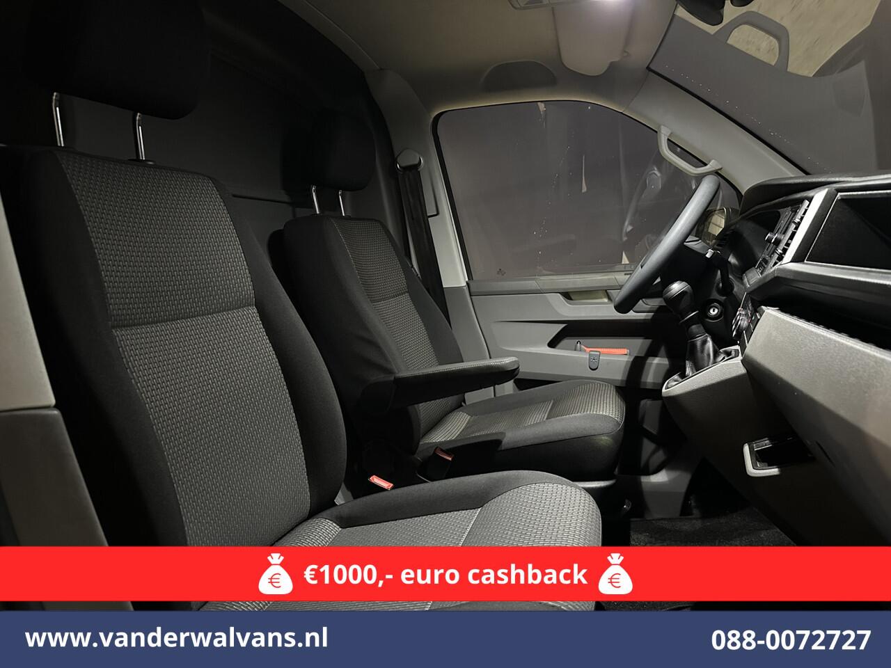 Volkswagen TRANSPORTER 2.0 TDI 150pk L2H1 Euro6 Airco | 2500kg Trekhaak | Apple Carplay | Android Auto Parkeersensoren, Cruisecontrol