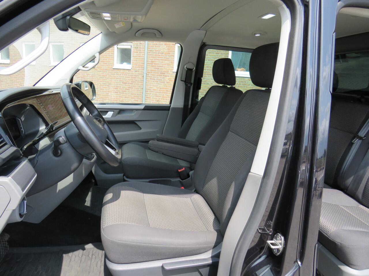 Volkswagen TRANSPORTER 2.0 TDI 150Pk Automaat L2H1 DC Bulli T6.1 * 2x Schuifdeur L+R * Camera * Trekhaak * Led Koplampen * ACC * Dubbele Cabine