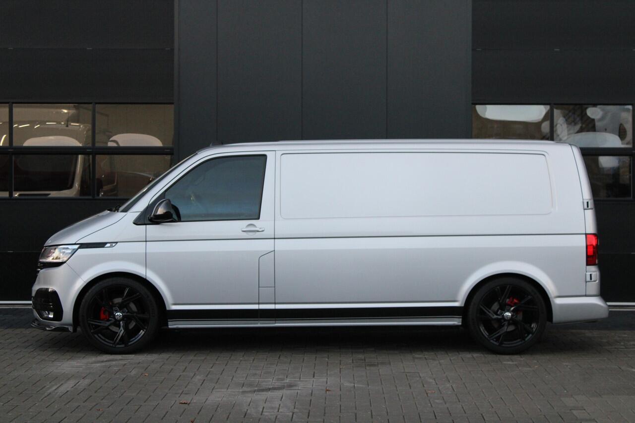Volkswagen TRANSPORTER 2.0 TDI L2H1 28 Bulli 150pk - 20 Inch - Camera - Trekhaak - Leder - ACC - LED - Rijklaar