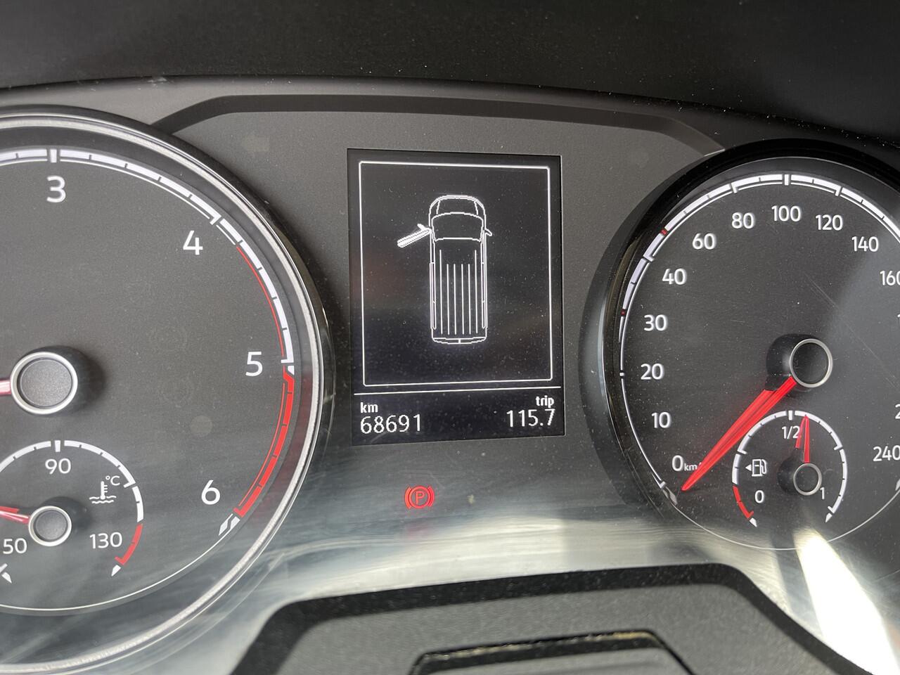 Volkswagen TRANSPORTER 2.0 TDI L1H1 26 Economy Business / vaste prijs rijklaar ¤ 20.950 ex btw / euro 6 diesel / bpm vrij / airco / cruise control / achteruit rijcamera / trekhaak / pdc achter