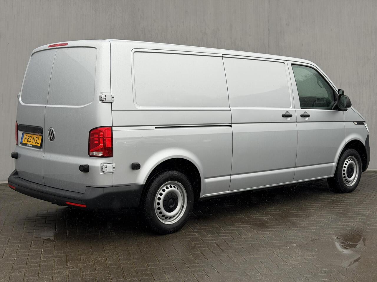 Volkswagen TRANSPORTER 2.0 TDI L2H1 150 Pk / 2.500 kg Trekgewicht / Standkachel / Dealer Onderhouden / Navigatie / Apple Carplay & Android Auto / Parkeersensoren voor en Achter / DAB / Armsteun /