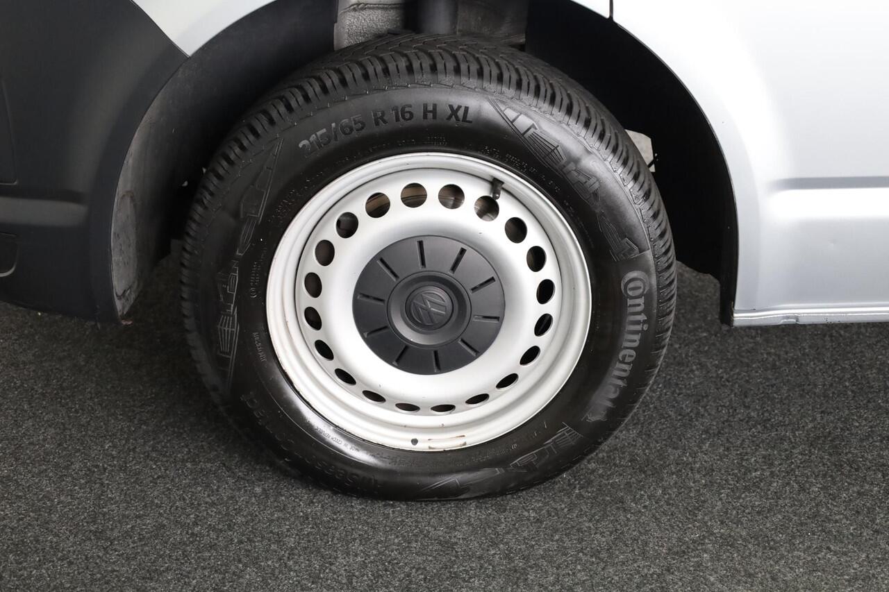 Volkswagen TRANSPORTER 2.0 TDI L1H2 Comfortline 102 pk | Navigatie | Parkeersensoren achter | Cruise control | Airco |