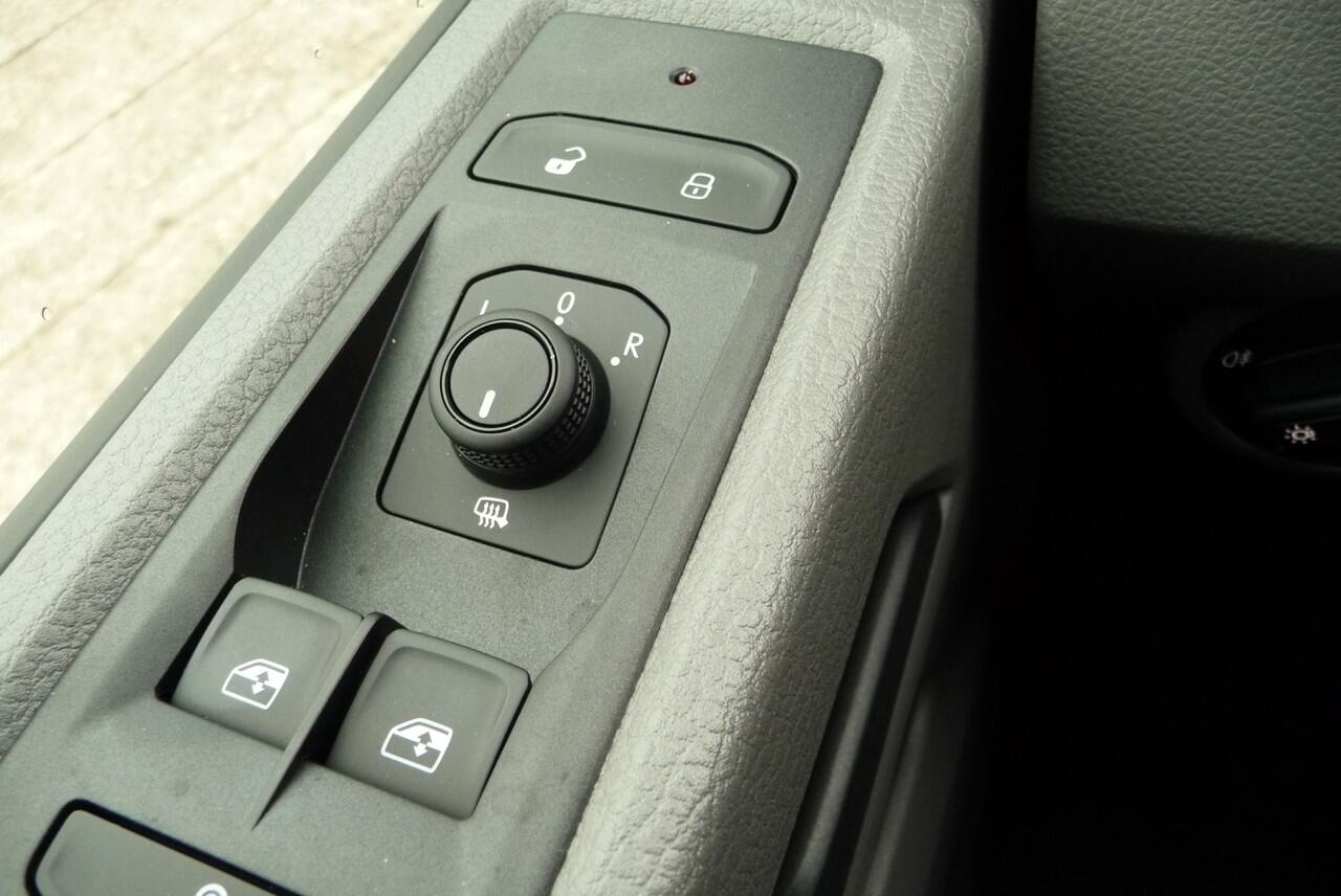 Volkswagen TRANSPORTER 90 pk 2.0 TDI L1H1 26 Economy Business deurtjes, bank, carplay, cruise, BPM vrij, nieuwe auto