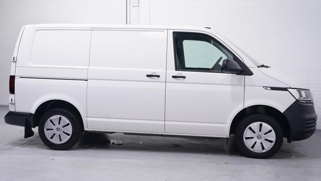 Volkswagen TRANSPORTER 2.0 TDI 110 pk L1H1 Airco, Apple Carplay Laadruimte Pakket, PDC achter, 3-Zits