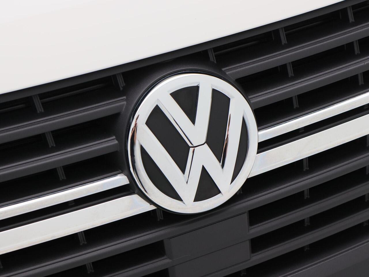 Volkswagen TRANSPORTER 2.0 TDi 150 Pk L2H1 | Navigatie | Trekhaak | Parkeersensoren | CarPlay | Airco | Cruise Controle | 55.591 Km!!