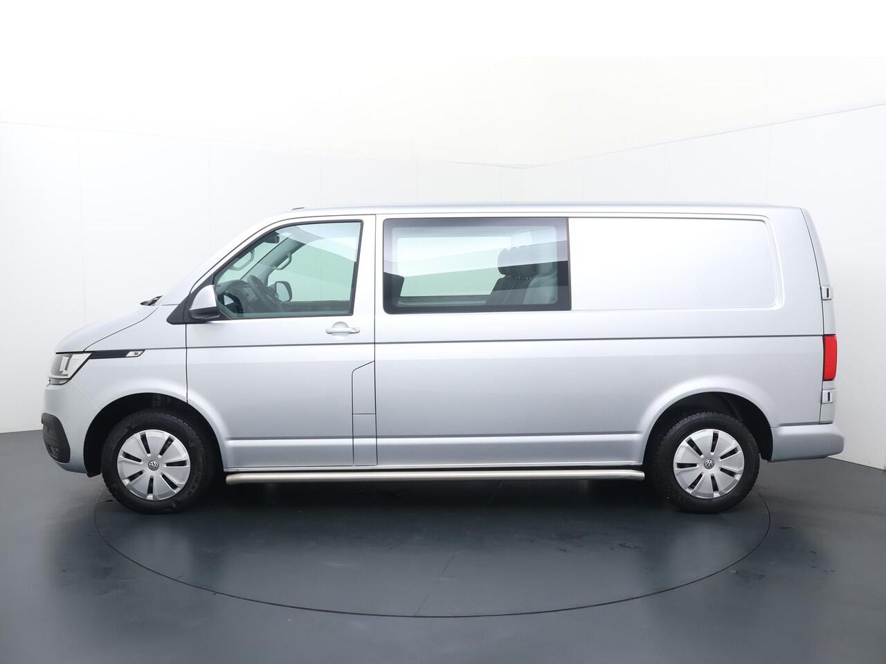 Volkswagen TRANSPORTER 2.0 TDI L2H1 30 DC Highline | 150 PK | Dubbele Cabine | Trekhaak | Airco | Cruise control |
