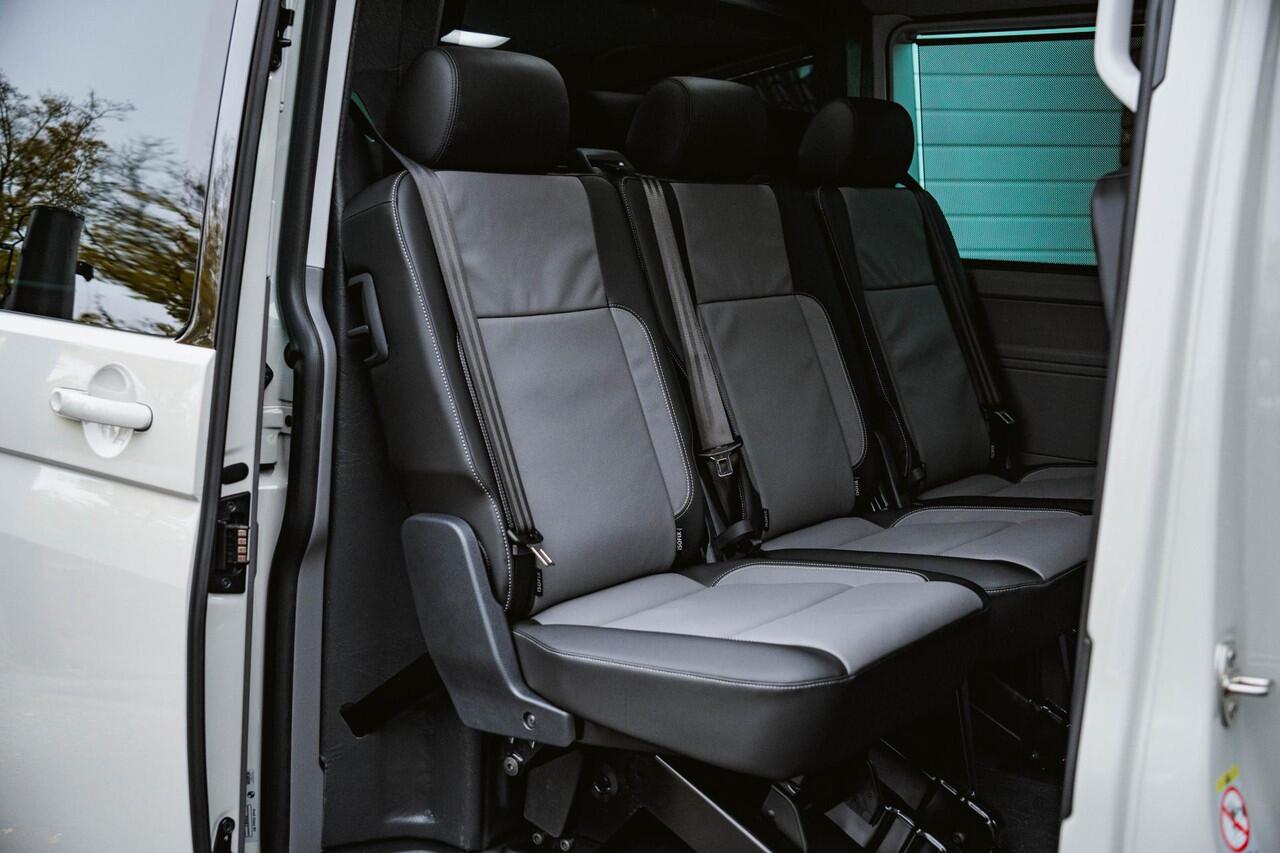 Volkswagen TRANSPORTER T6.1 2.0 TDI 150 PK DSG CARAVELLE L2H1 DUB/CAB A-Deuren ACC | LED | Digital Cockpit | Leder | Apple Carplay/Android Auto