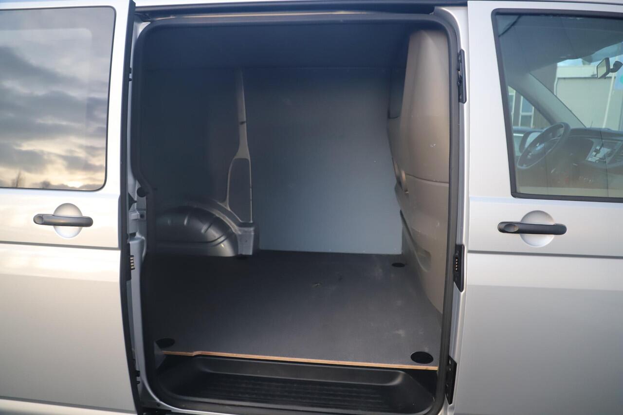 Volkswagen TRANSPORTER 2.0 TDI L1H1 110PK Carplay Android Navigatie Airco Schuifdeur Achterdeuren Sidebars