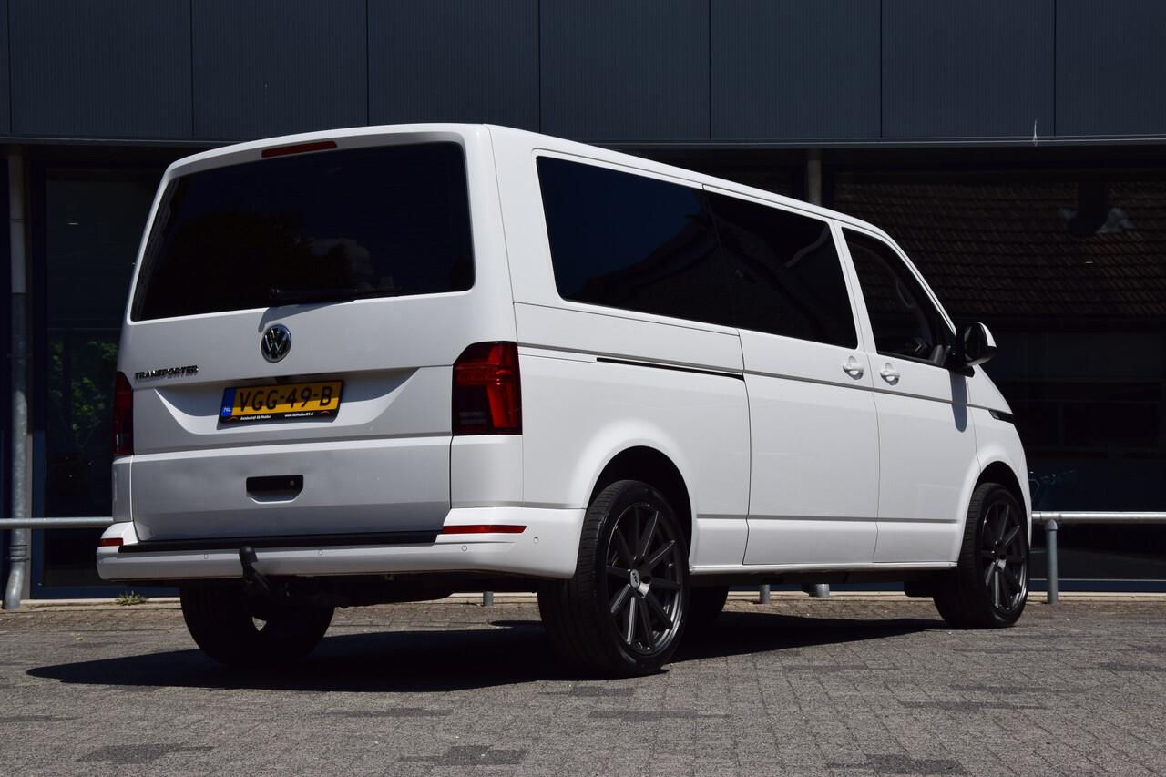 Volkswagen TRANSPORTER 2.0 TDI L2H1 Highline DSG Automaat 3-zits (3 persoons) | Org. NL | BPM Vrij | Trekhaak | LED | Adaptive Cruise Control | PDC V+A incl. Camera | Voorruit verwarming | DAB+ | Lichtmetalen velgen 19" |