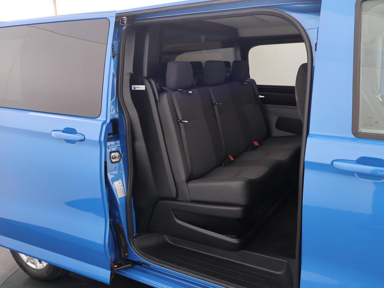 Volkswagen TRANSPORTER 2.0 TDI L2H1 30 Bulli Dubbele Cabine | BPM-vrij | 170 Pk Automaat Dubbele Cabine 5-Persoons | Navigatie Apple Carplay / Android Auto DAB+