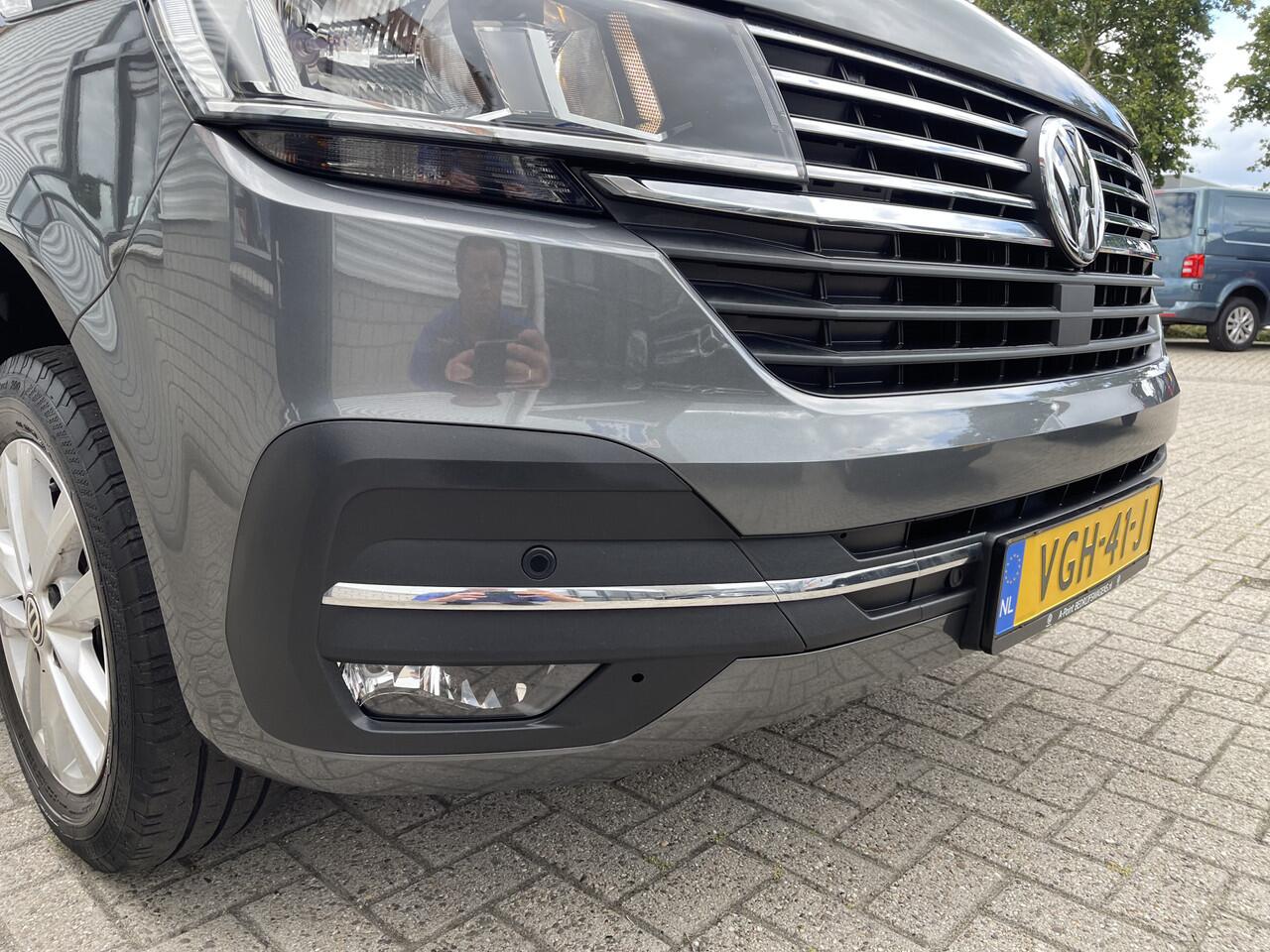 Volkswagen TRANSPORTER 2.0 TDI L2H1 30 DC 5 persoons / vaste prijs rijklaar ¤ 27.950 ex btw / lease vanaf ¤ 456 / grijs metallic / airco / cruise / Apple Carplay / lichtmetalen velgen / euro 6 / bpm vrij !