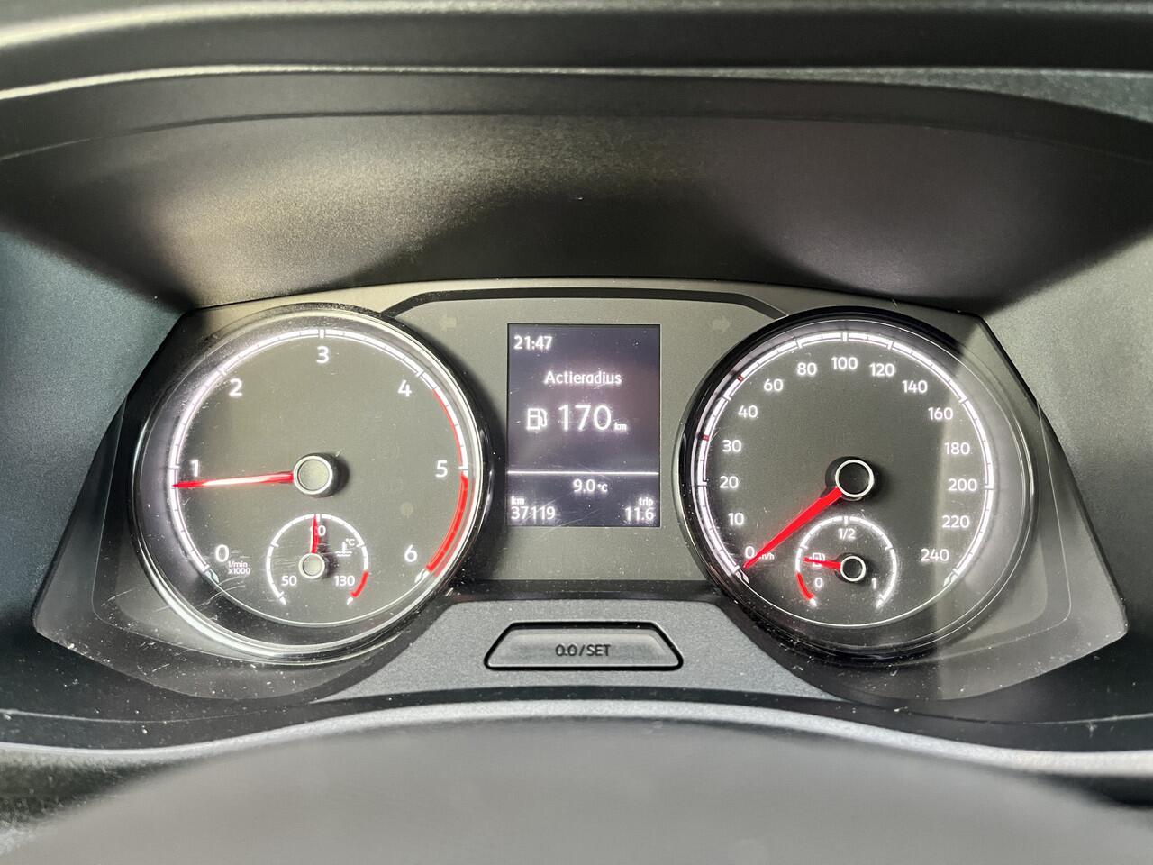 Volkswagen TRANSPORTER 2.0 TDI 150pk T6.1 Pick up Kipper Airco Cruise controle 1e eigenaar Telefoonverbinding Dealer onderhouden Gereedschapskist 3-Persoons Kieper P-up Euro 6