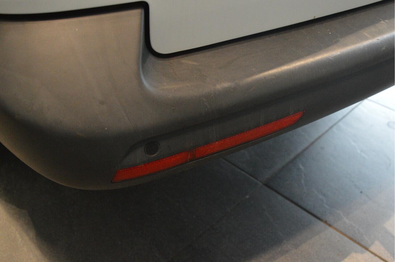 Volkswagen TRANSPORTER 2.0 TDI L2H1 airco navi cruise pdc trekhaak 150 pk !!