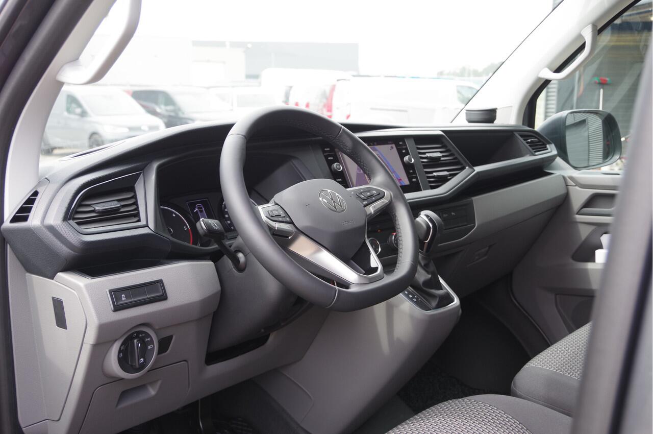 Volkswagen TRANSPORTER 2.0 TDI L2 30, 3-ZITS, 150PK AUT. LED, TREKHAAK, CAMERA, APPLE CARPLAY, STOELVERWARMING, STANDKACHEL, AIRCO