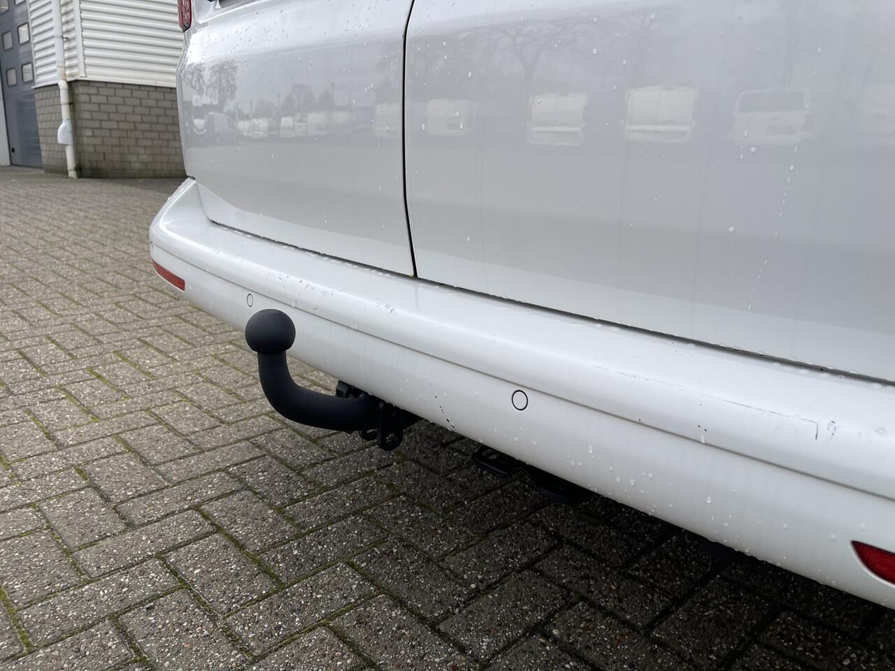 Volkswagen TRANSPORTER 2.0 TDI 150pk automaat L2H1 DC 5 persoons Highline / vaste prijs rijklaar ¤ 34.950 ex btw / lease vanaf ¤ 570 / lederen bekleding / adaptive cruise / airco / navigatie / euro 6 / bpm vrij !