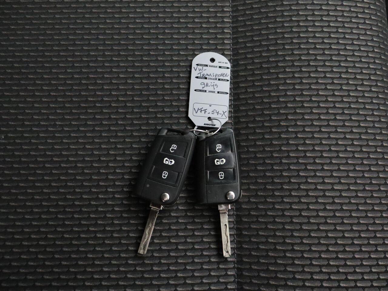 Volkswagen TRANSPORTER 2.0TDI Lang Highline | Navigatie | Camera | 3-Persoons | Airco | Cruise