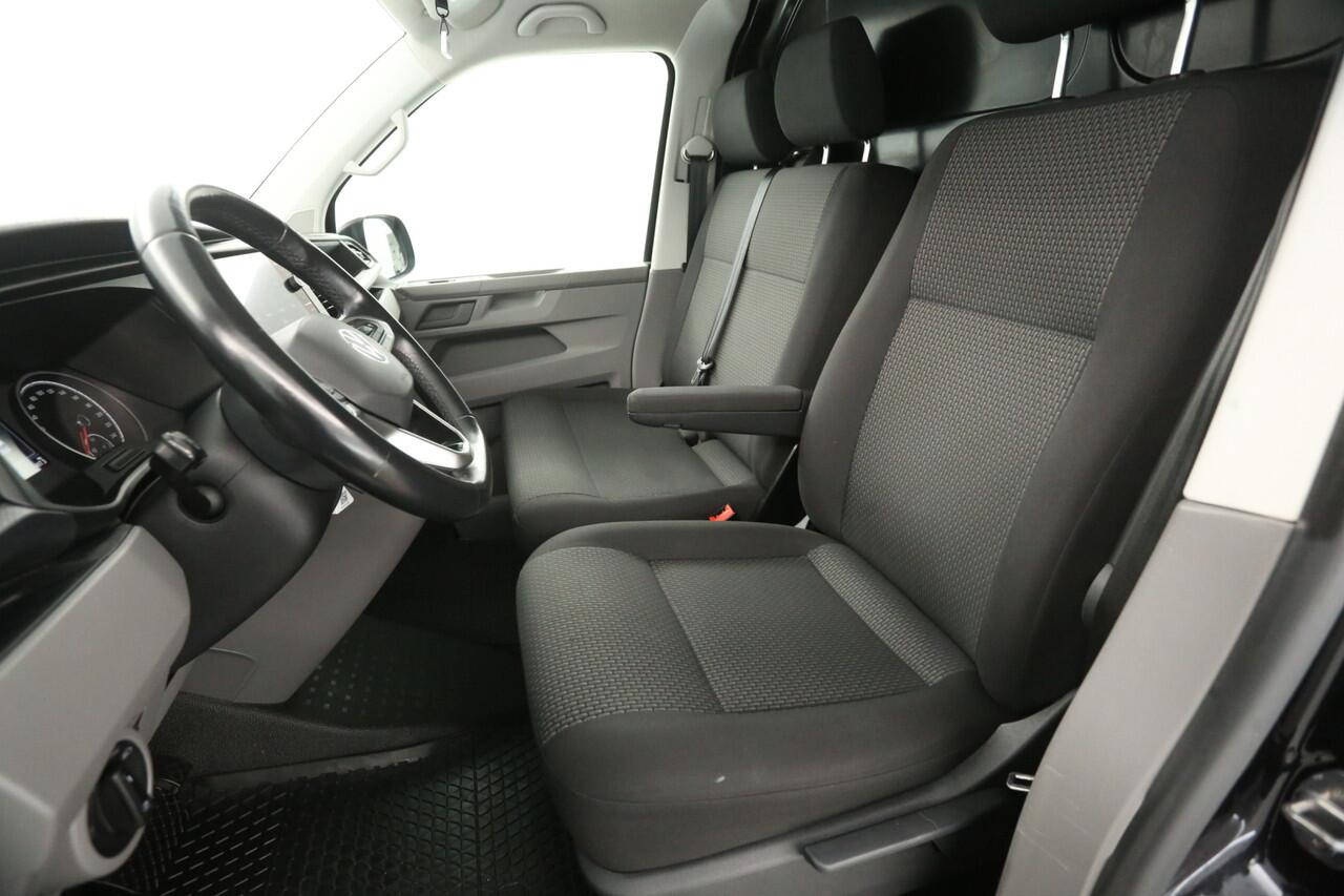 Volkswagen TRANSPORTER 2.0 TDI 150PK L2H1 | Automaat | Airco | 3-Zits | Adaptive Cruise | Carplay | Camera | Parkeersens.