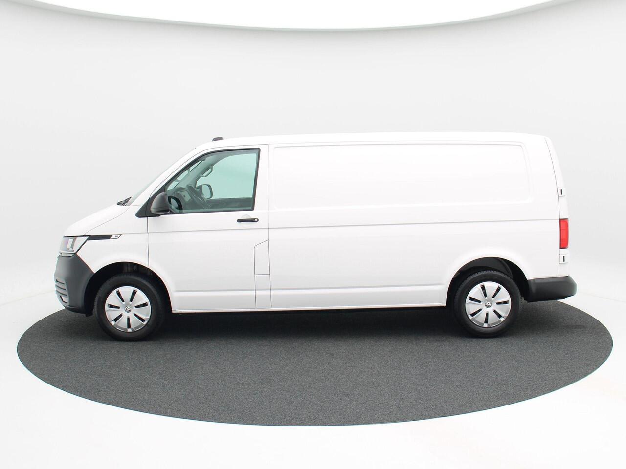 Volkswagen TRANSPORTER 2.0 TDi 150 Pk L2H1 | Navigatie | Trekhaak | Parkeersensoren | CarPlay | Airco | Cruise Controle | 55.591 Km!!