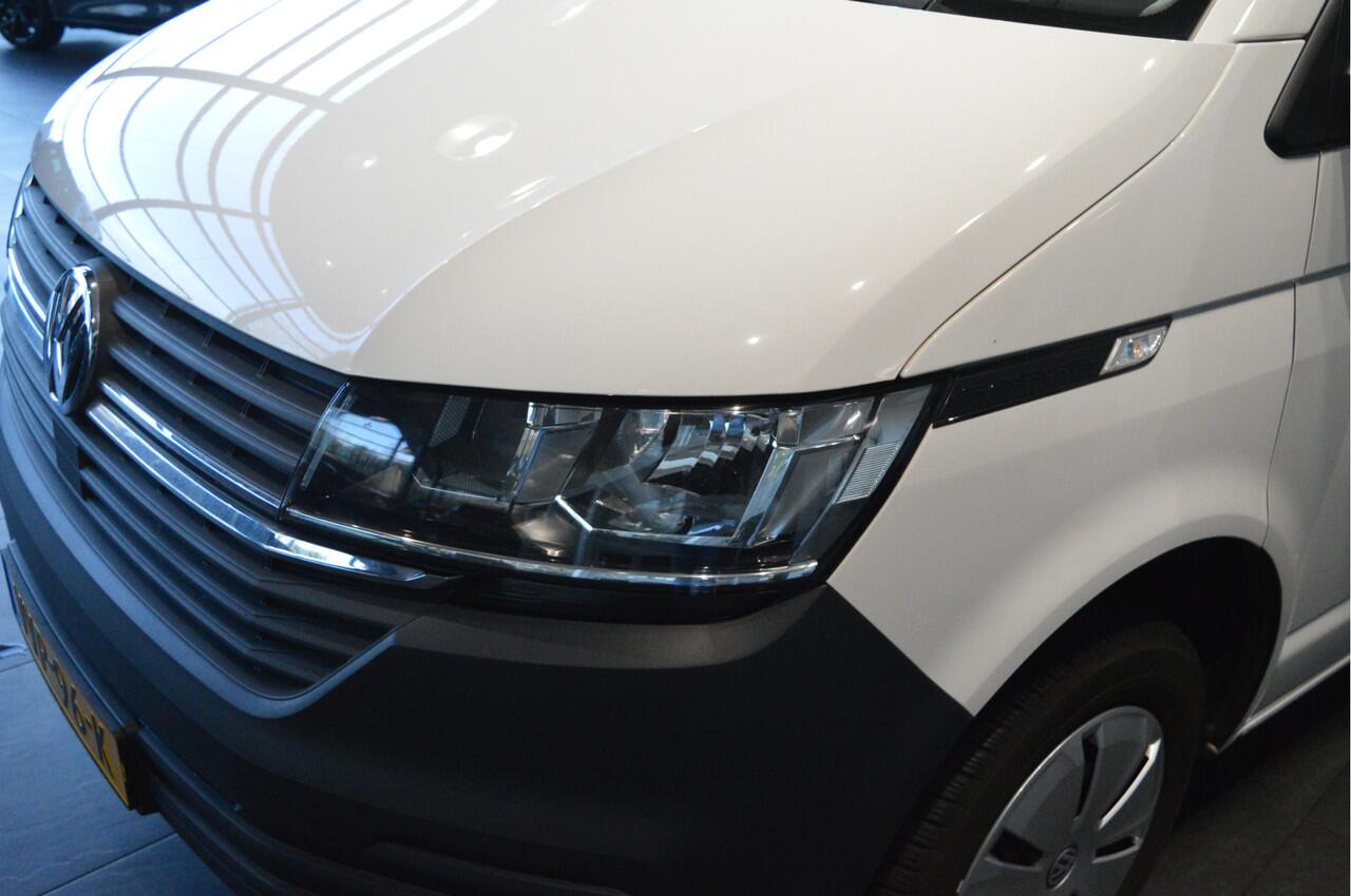 Volkswagen TRANSPORTER 2.0 TDI L2H1 navi airco cruise pdc trekhaak 110 pk !!
