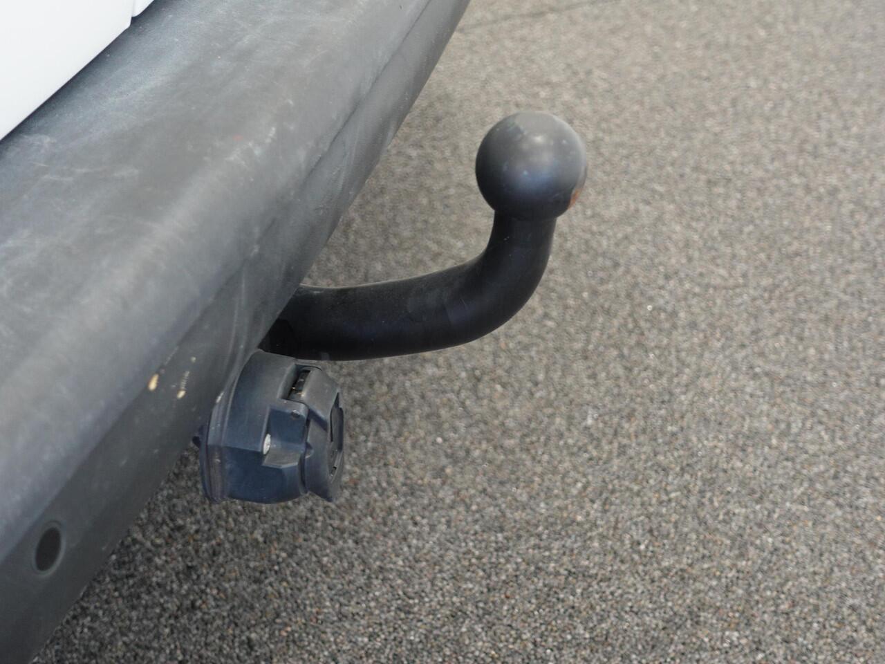 Volkswagen TRANSPORTER 2.0 TDI 110pk L2H1 Navigatie Apple Carplay/Android Auto Trekhaak Camera Parkeersensoren achter Cruise Control Airco