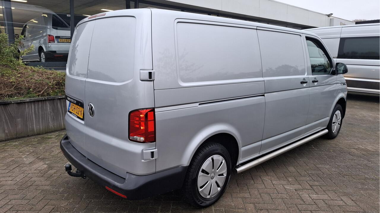 Volkswagen TRANSPORTER 6.1 - 2.0 TDI L2H1 28 Comfortline Trekhaak / PDC / Navigatie