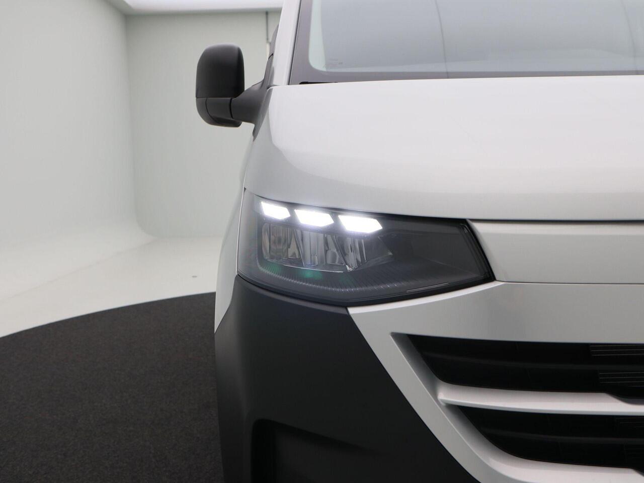 Volkswagen TRANSPORTER 2.0 TDI L1H1 28 Life Intro | V-33-KZD | 110 PK | Achterdeuren | Bijrijdersbank | Camera | BPM Vrij!