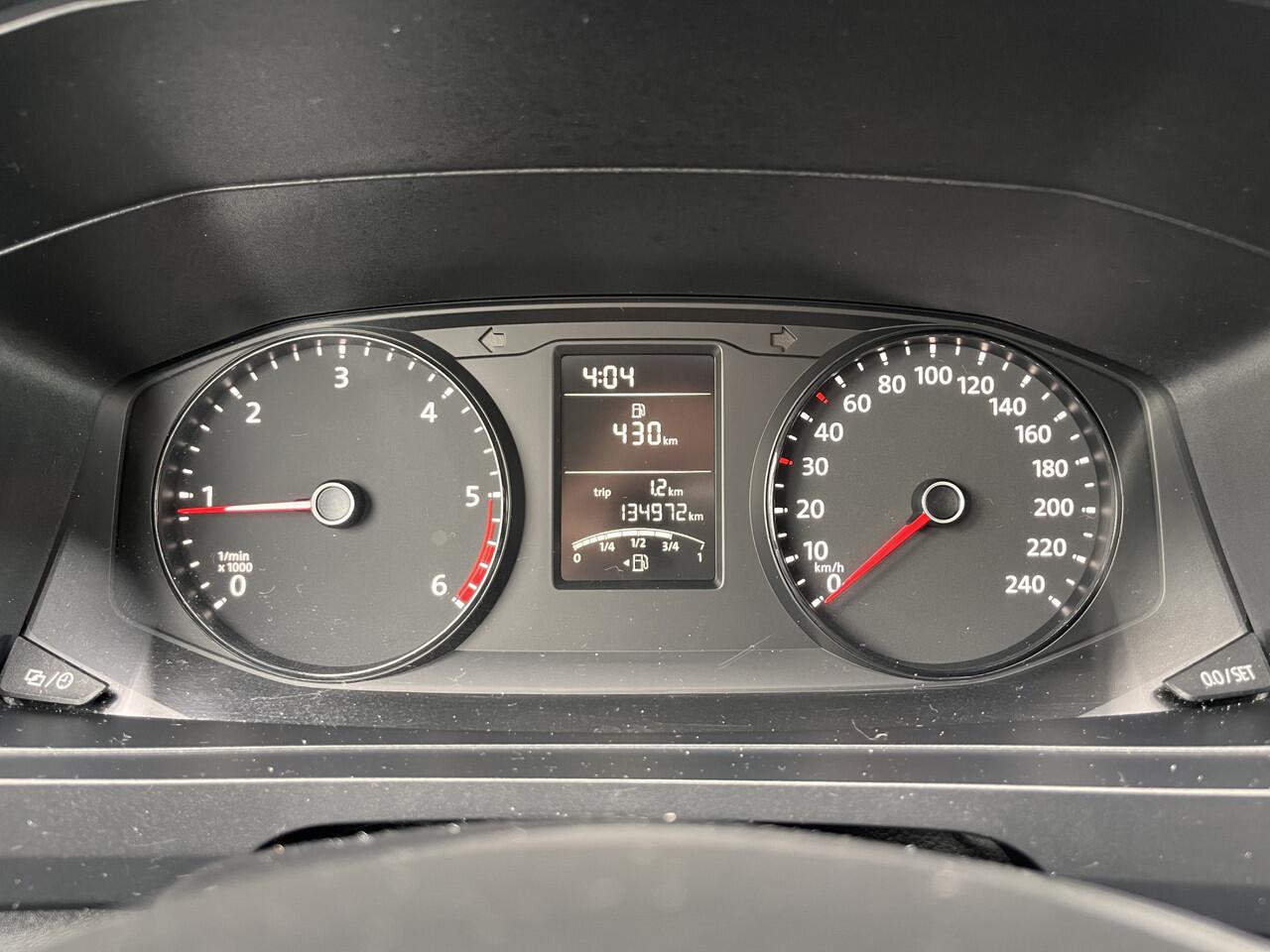 Volkswagen TRANSPORTER 2.0 TDI L1H1 Airco Cruise controle Trekhaak 2200kg Kastinrichting Omvormer Standkachel Telefoonvoorbereiding 2-Persoons 1e eigenaar Euro 6 Bpm vrij voor particulier gebruik!!