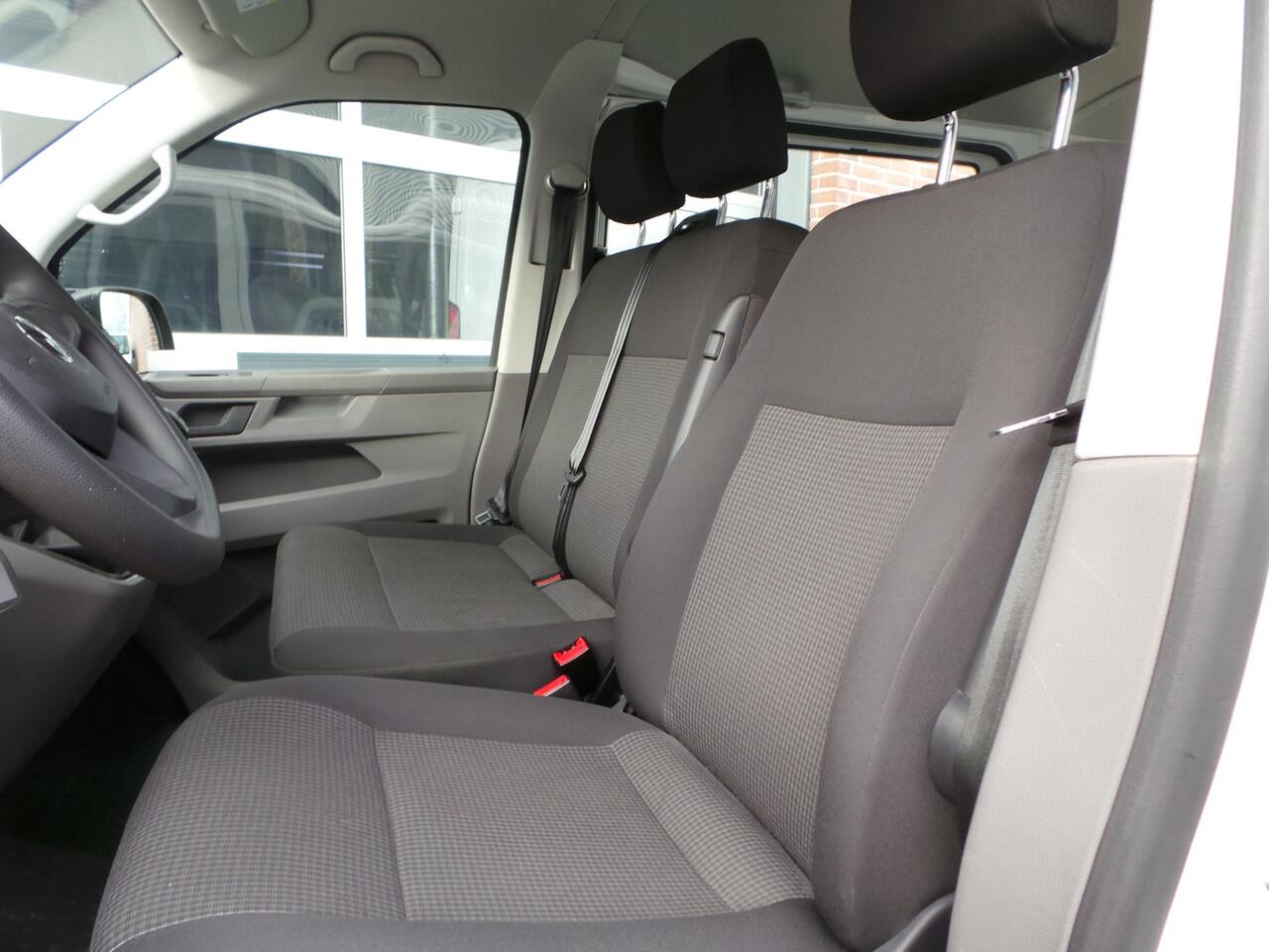 Volkswagen TRANSPORTER Kombi 2.0 TDI L1H1 9persoons Airco, 9 Personenbus 24,950ex btw. 2 stuks op voorraad!