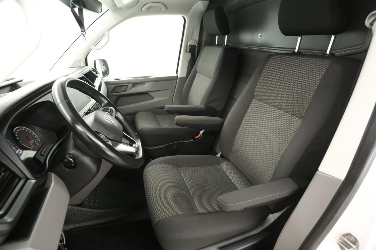 Volkswagen TRANSPORTER 2.0 TDI L2H1 | 150PK | Automaat | Carplay | Trekh. | Airco | Carplay | Cruise | Navi | Parkeersens.