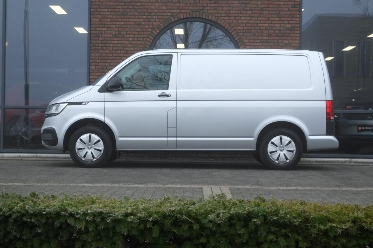 Volkswagen TRANSPORTER 2.0 TDI DSG 150pk L1H1 32 Navigatie, 3 zits