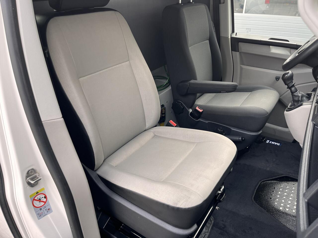 Volkswagen TRANSPORTER 2.0 TDI L1H1 Airco Cruise controle Trekhaak 2200kg Kastinrichting Omvormer Standkachel Telefoonvoorbereiding 2-Persoons 1e eigenaar Euro 6 Bpm vrij voor particulier gebruik!!