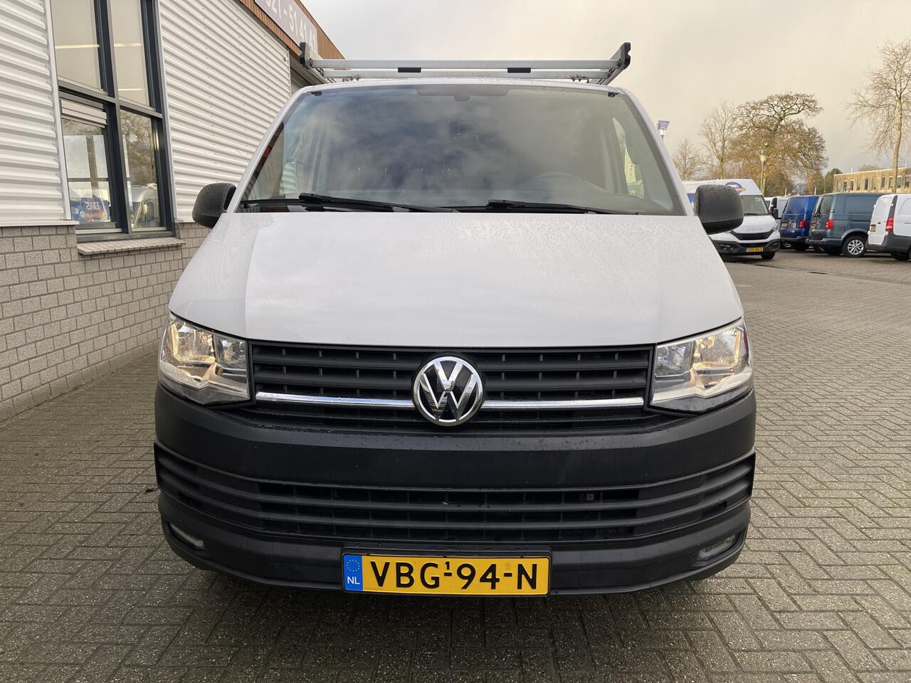 Volkswagen TRANSPORTER 2.0 TDI 102pk L1H1 Comfortline / vaste prijs rijklaar ¤ 16.950 ex btw / lease vanaf ¤ 311 / airco / cruise / imperial / bijrijdersbank / trekhaak / pdc achter / laadruimte beveiliging !