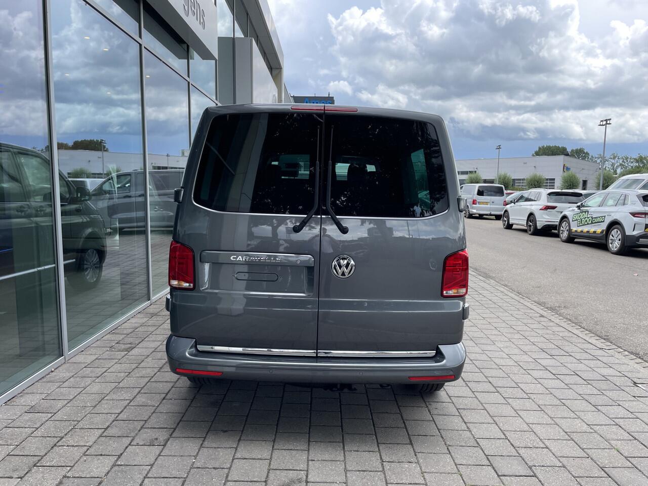 Volkswagen TRANSPORTER 2.0 TDI L2H1 32 DC Caravelle Highline | Led | Digital cockpit | Leer | Schuifdeuren elektrisch