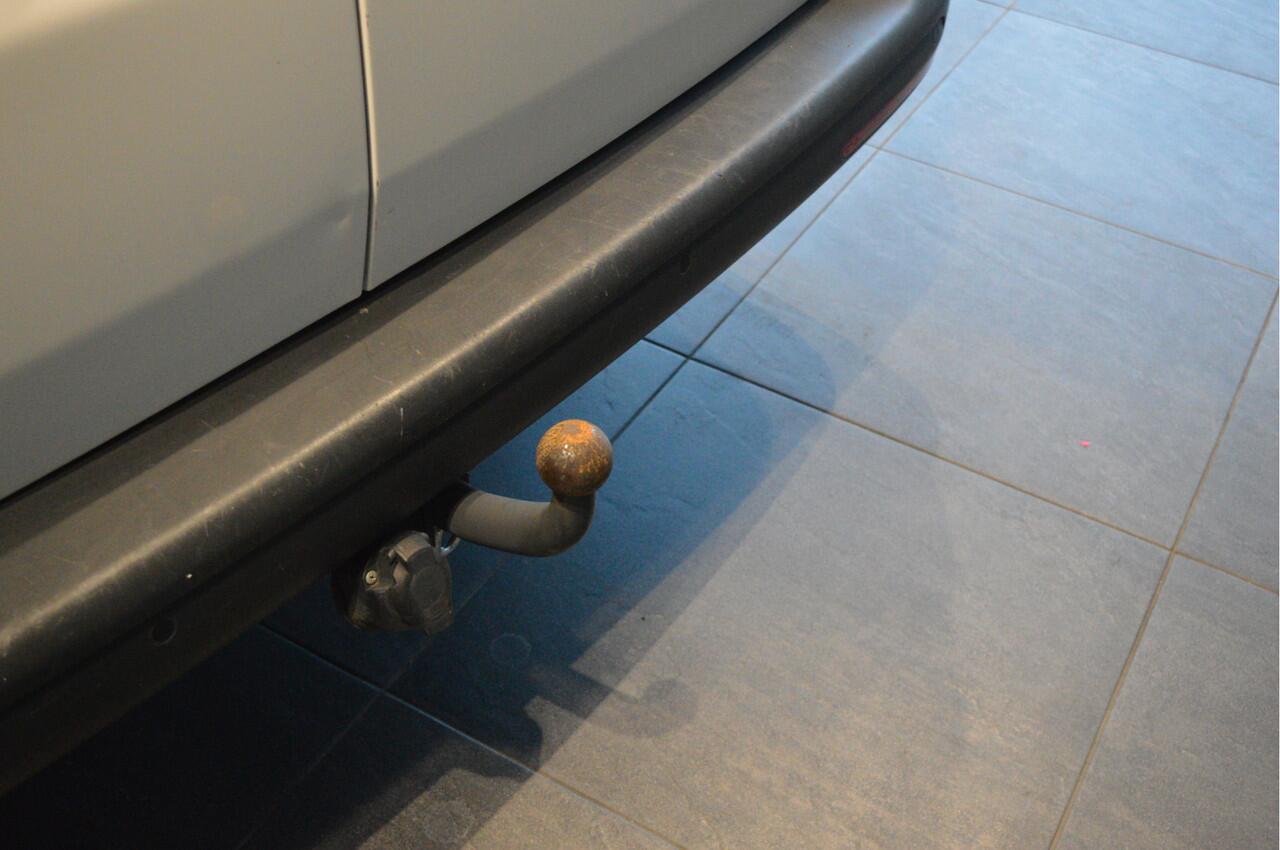 Volkswagen TRANSPORTER 2.0 TDI L2H1 airco navi pdc cruise trekhaak 150 pk !!