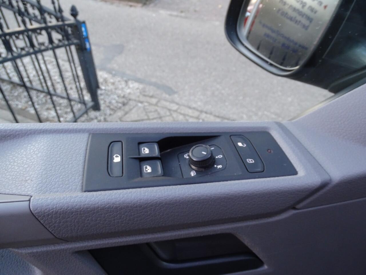 Volkswagen TRANSPORTER 2.0 TDI L2H1 4MOTION Klep LED CAMERA 1e eig