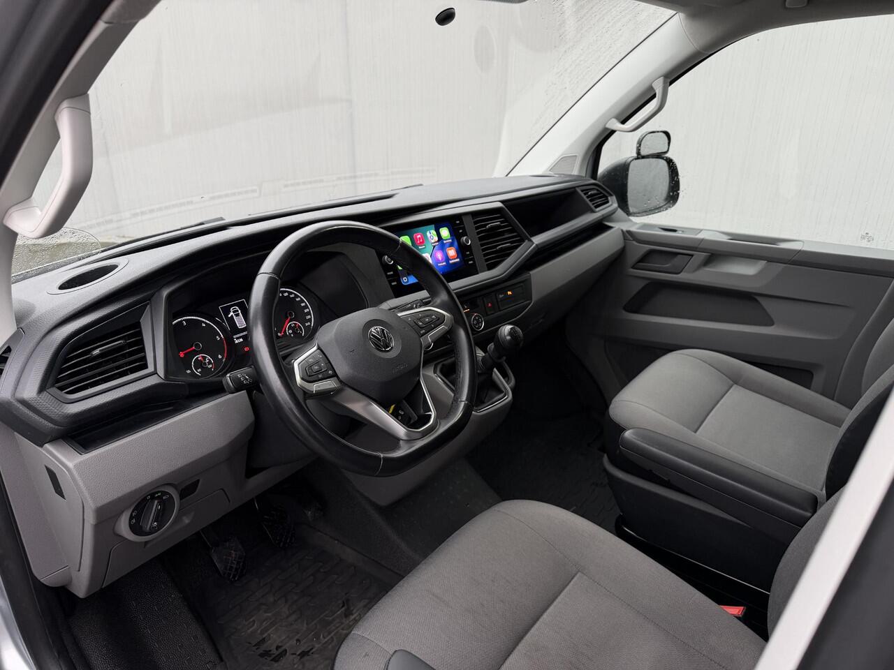 Volkswagen TRANSPORTER 2.0 TDI L2H1 150 Pk / 2.500 kg Trekgewicht / Standkachel / Dealer Onderhouden / Navigatie / Apple Carplay & Android Auto / Parkeersensoren voor en Achter / DAB / Armsteun /