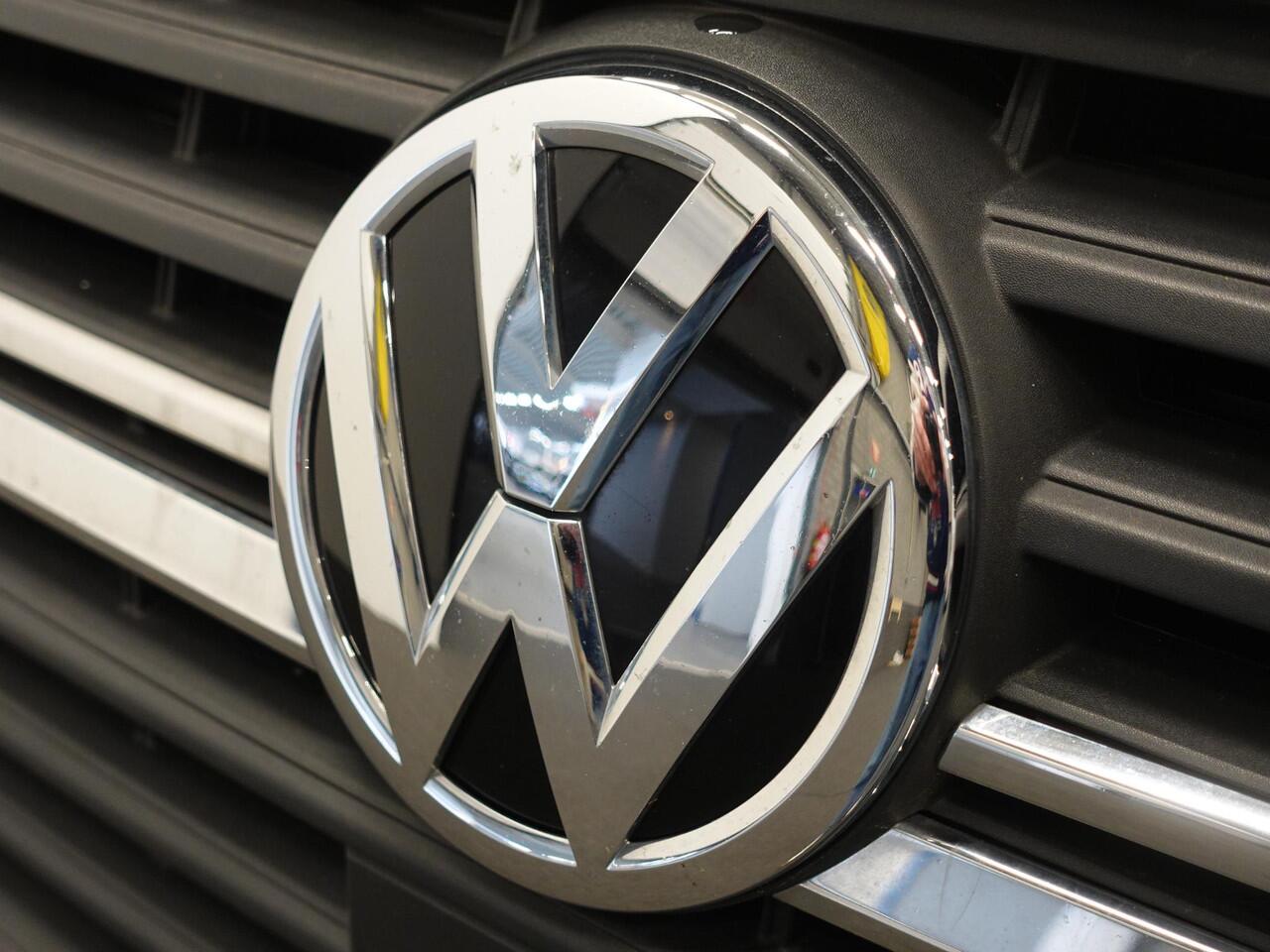 Volkswagen TRANSPORTER 110pk L2H1 Executive 2x Schuifdeur Navigatie Cruisecontrol Airco