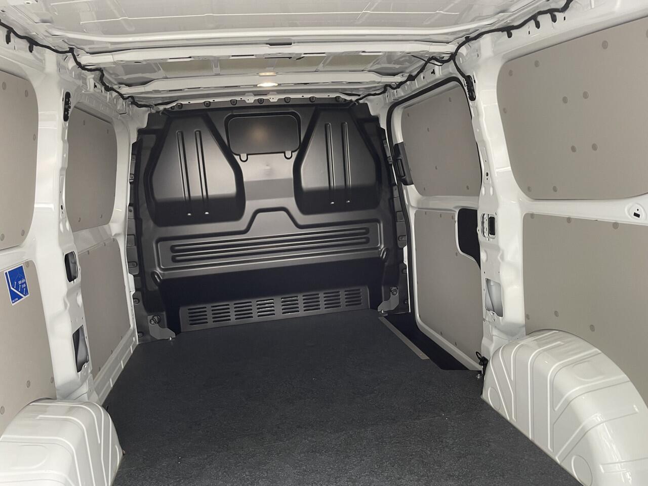 Volkswagen TRANSPORTER 2.0 TDI L1 Style 110Pk Hand | Trekhaak | Camera | IQ Light | Incl. BPM