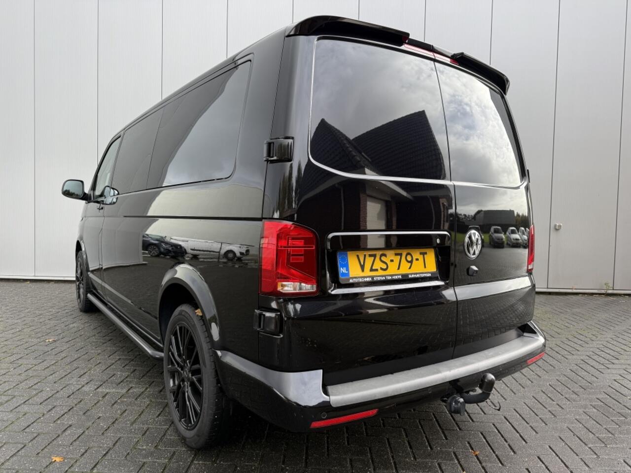 Volkswagen TRANSPORTER 2.0 TDI L2H1 BULLI Virtual Cockpit Apple Carplay.