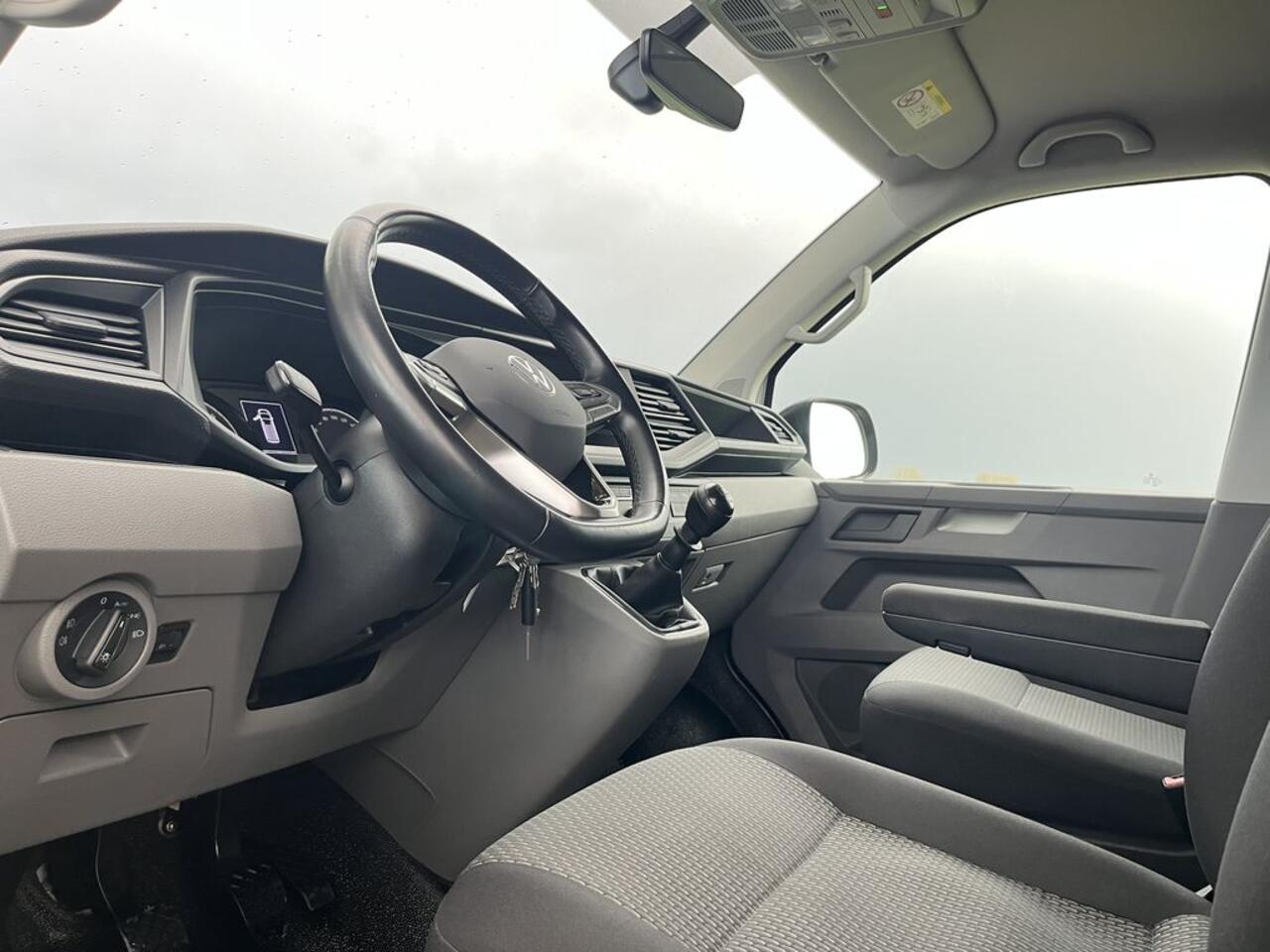 Volkswagen TRANSPORTER T6.1 2.0 TDI 150pk E6 L2 Lease ¤421 p/m, Airco, Navi, PDC, Sortimo inrichting, Trekhaak, Volledig onderhoudshistorie aanwezig