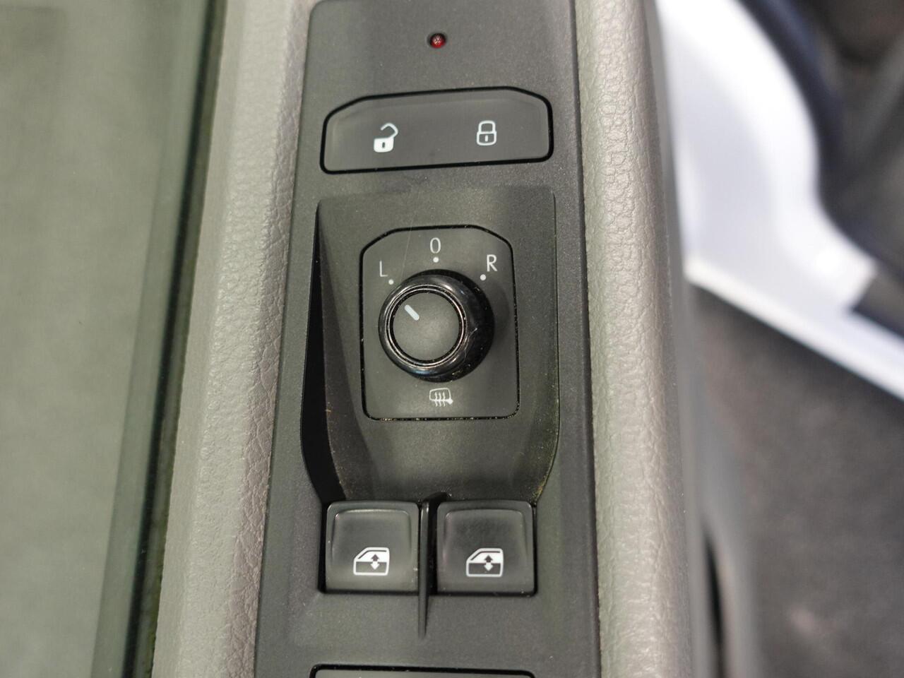 Volkswagen TRANSPORTER 110pk L2H1 Executive 2x Schuifdeur Navigatie Cruisecontrol Airco