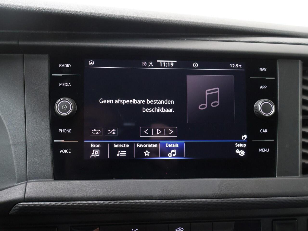 Volkswagen TRANSPORTER 2.0 TDI L2H1 DC 30 Comfortline | 110 PK | Pick-Up | Dubbele Cabine | Trekhaak | Navigatiesysteem | Cruise control |