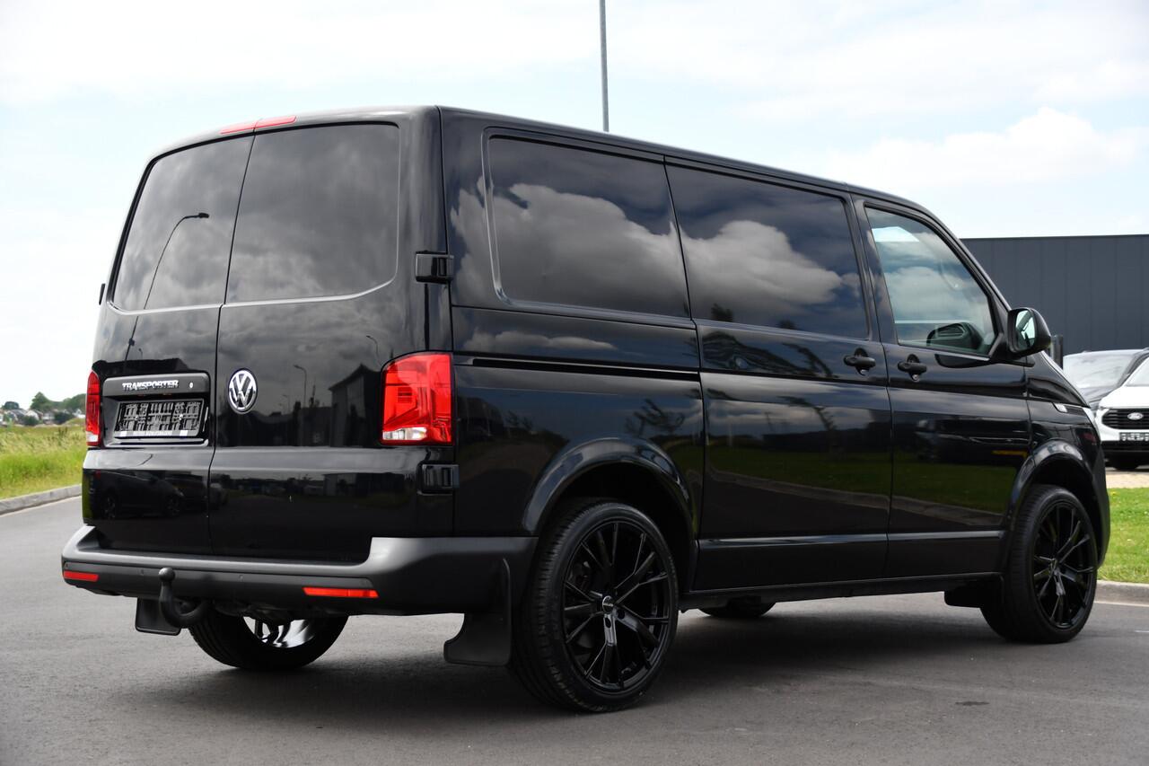 Volkswagen TRANSPORTER 2.0 TDI L1H1 30 Black Edition Cruise, Sensoren, Carplay, 150PK, Automaat, Trekhaak, Stoelverwarming, Standkachel