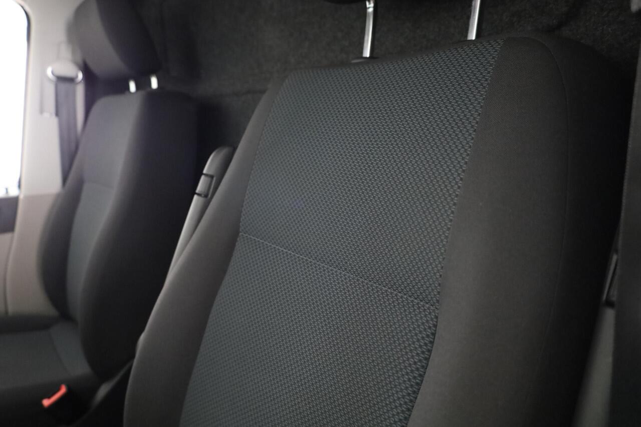 Volkswagen TRANSPORTER 2.0 TDI L1H2 Comfortline 102 pk | Navigatie | Parkeersensoren achter | Cruise control | Airco |