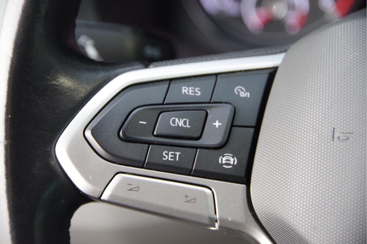 Volkswagen TRANSPORTER 2.0 TDI L2 150PK AUT. DC-5P, LED, 2X SCHUIFDEUR, TREKHAAK, NAVI, CRUISE, LEDER STUUR, PARKEERSENSOREN, MISTLAMPEN, DUBBELE CABINE