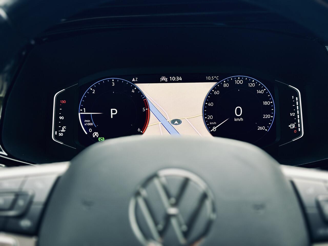 Volkswagen TRANSPORTER 2.0 TDI 150pk | DSG | Bulli Black Edition | Lang L2 | LED | Navi | Camera | Adapt Cruise | Trekhaak | Ex btw