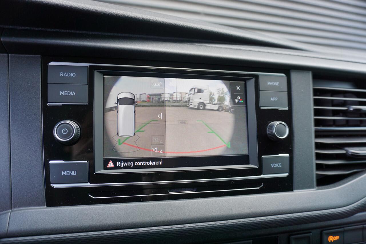 Volkswagen TRANSPORTER 150PK L2 Comfortline Apple Carplay Camera Cruise control Parkeersensoren Airco