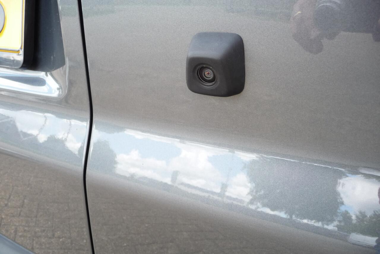 Volkswagen TRANSPORTER 2.0 TDI L2H1 Highline Autm. 204pk 2 schuifdeuren , achterdeuren BPM vrij