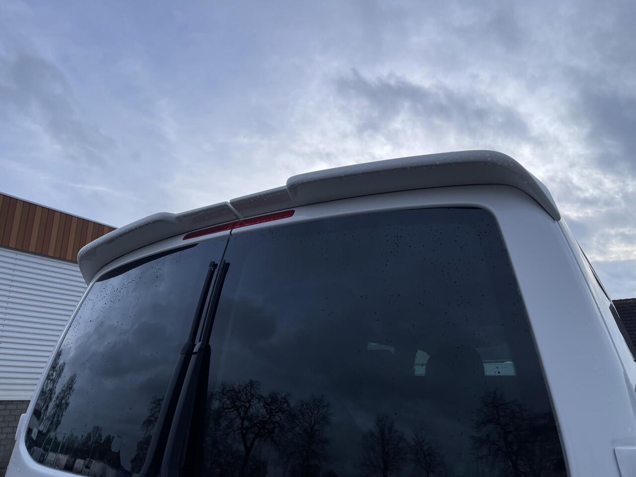 Volkswagen TRANSPORTER 2.0 TDI 150pk automaat L2H1 DC 5 persoons Highline / vaste prijs rijklaar ¤ 34.950 ex btw / lease vanaf ¤ 570 / lederen bekleding / adaptive cruise / airco / navigatie / euro 6 / bpm vrij !