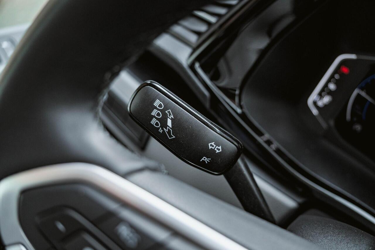 Volkswagen TRANSPORTER T6.1 Caravelle 2.0 TDI 204 PK DSG L2H1 DUB/CAB A-Deuren ACC | LED | Leder | Apple Carplay/ Android Auto | Privacy glass |